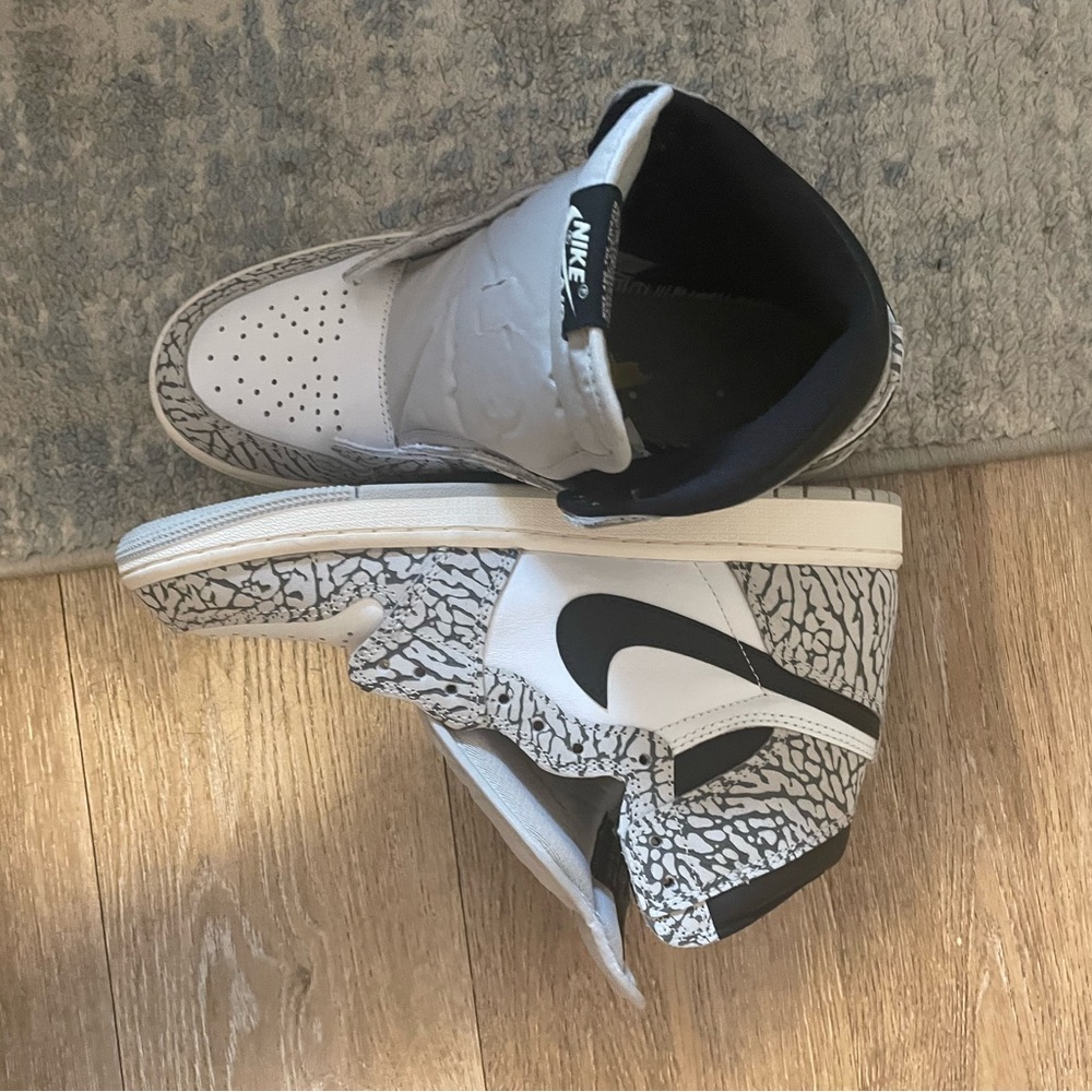 Nike Black and White Sneakers with Patterned Design